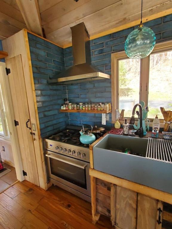 Vila Treehouse Cathedral In Blue Ridge Mountains, Nc Burnsville Exteriér fotografie